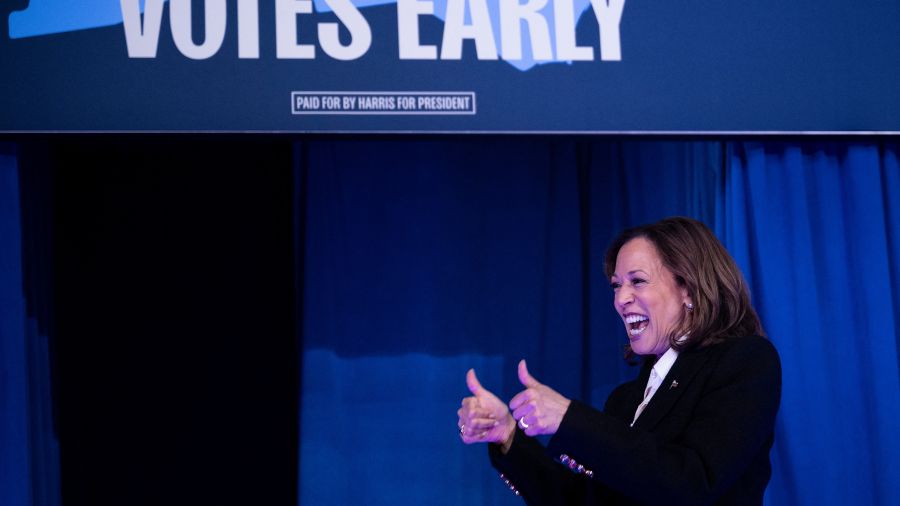 Harris cherche à rattraper son retard auprès des électeurs noirs