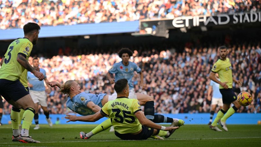 Angleterre: Manchester City prend la tête, sans éclat