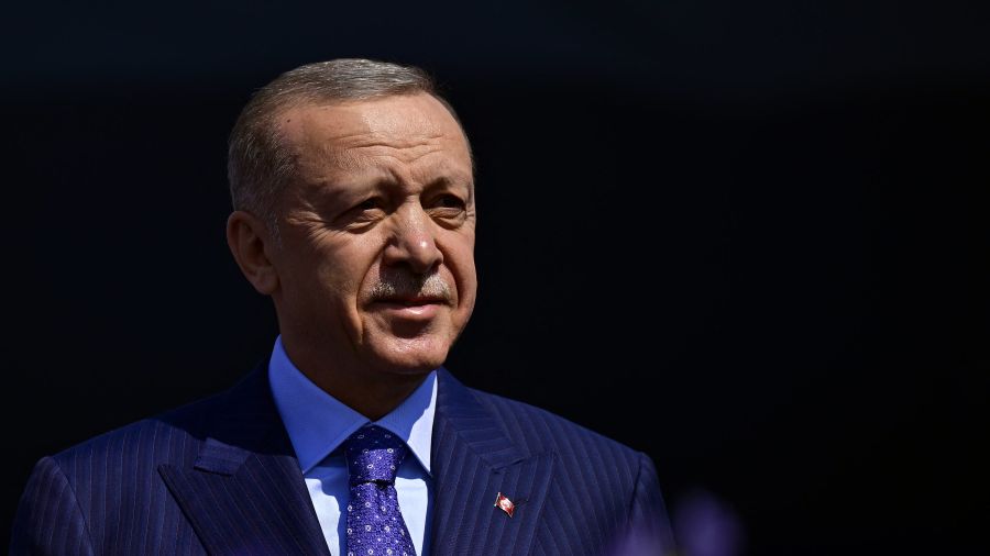 Turquie: destitution de trois maires prokurdes accusés de \