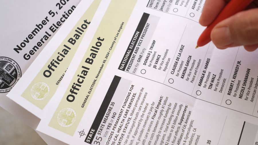 Les bureaux de vote ouvrent aux États-Unis pour l'élection présidentielle 