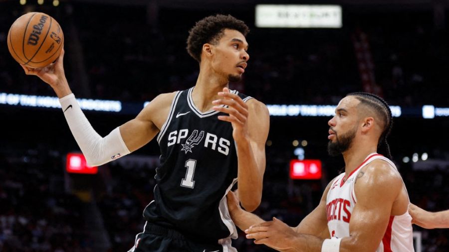 NBA: Cleveland reste invaincu, San Antonio défait à domicile