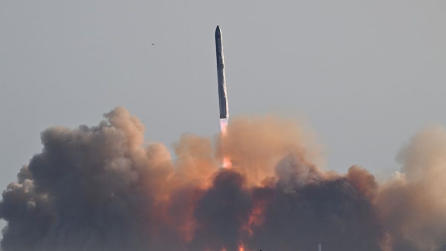 Devant Donald Trump, SpaceX échoue à rattraper sa fusée