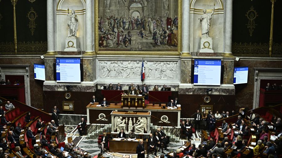France: L'Assemblée se penche lundi sur la loi spéciale, en l'absence de budget