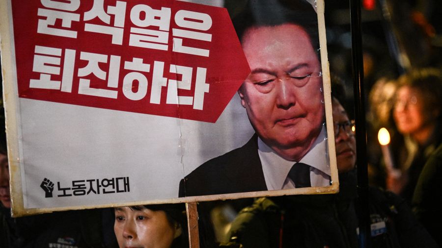 Corée du Sud: le président Yoon s'accroche au pouvoir