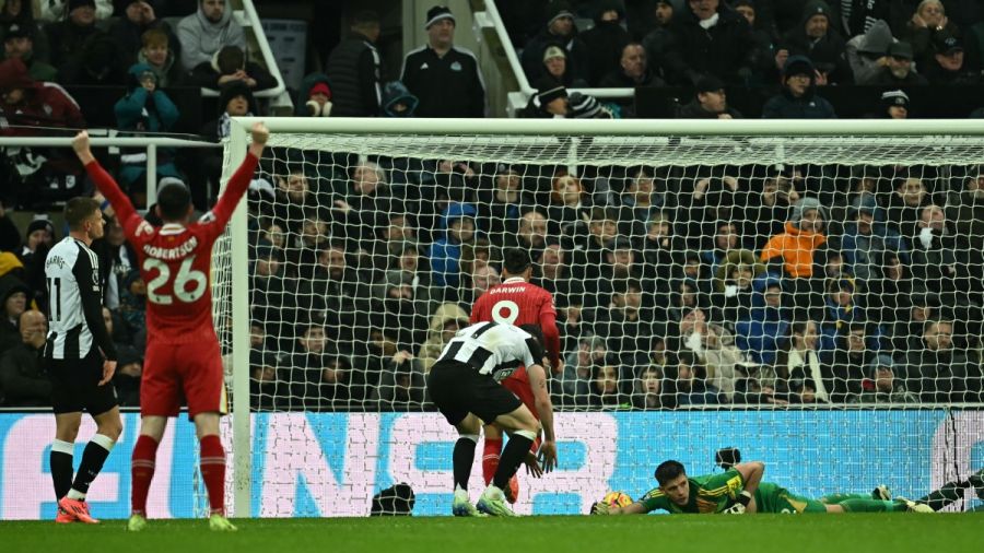 Manchester City relève la tête, Liverpool freiné