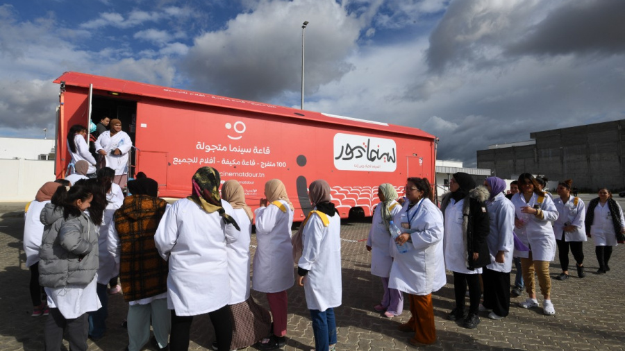 CinemaTdour, un camion-cinéma itinérant révolutionnaire en Tunisie