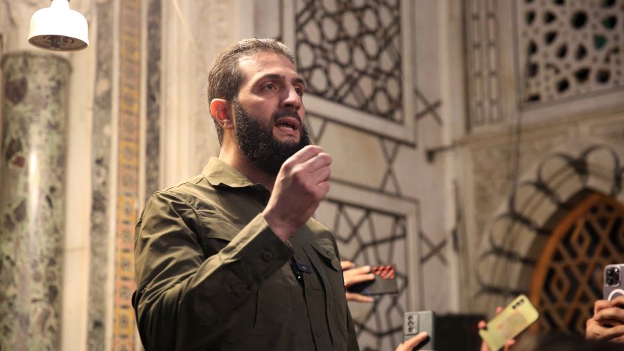 Le chef des rebelles syriens promet de poursuivre d'anciens responsables pour torture