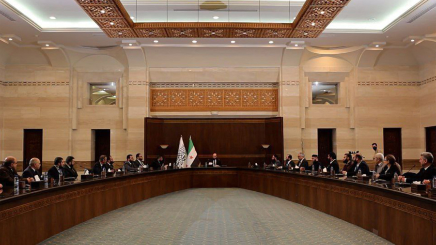 Syrie: la Constitution suspendue pendant trois mois, annonce le nouveau pouvoir
