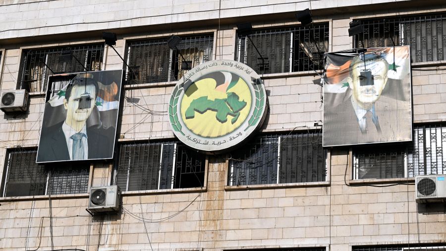 Syrie: le Parti Baas suspend ses activités