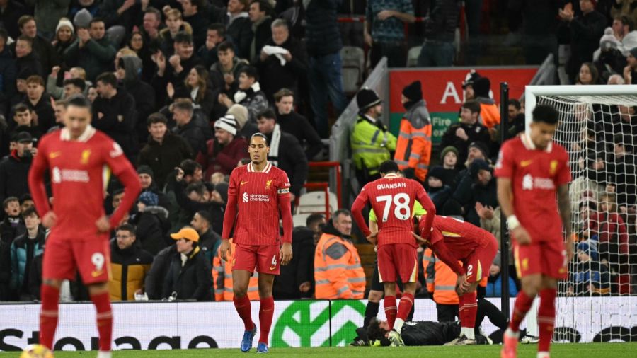 Angleterre: Liverpool, à dix, parvient à accrocher Fulham (2-2)