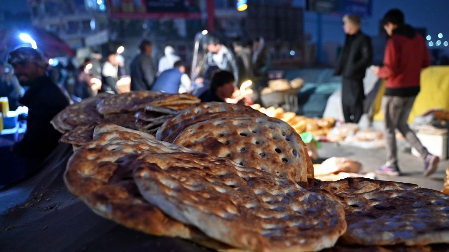 Pour les riches et les pauvres, le pain afghan est le roi de la table