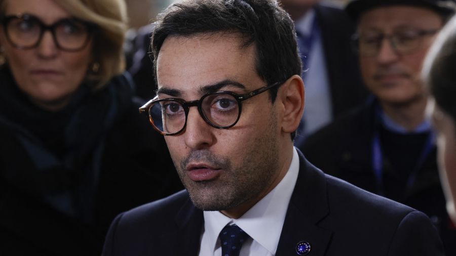 Séjourné: l'UE envisage un \