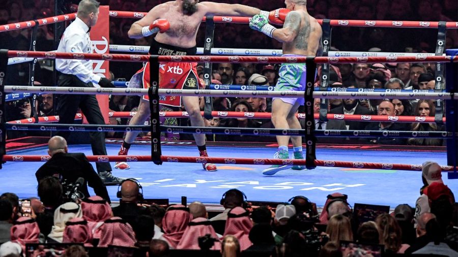 Boxe: encore vainqueur de Fury, Usyk reste le patron des lourds