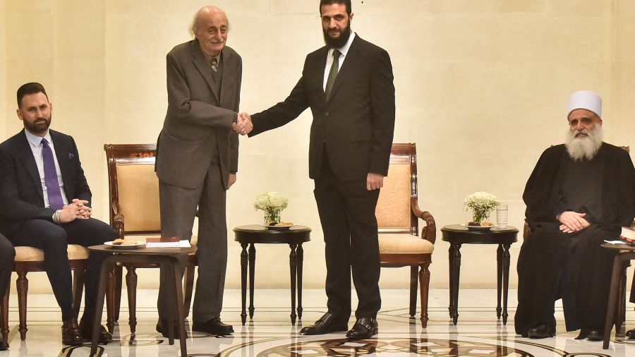Devant Joumblatt, el-Chareh invite les Libanais à \