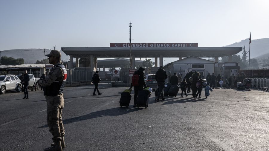 Plus de 25 000 Syriens sont rentrés en Syrie depuis la Turquie en 15 jours, selon Ankara