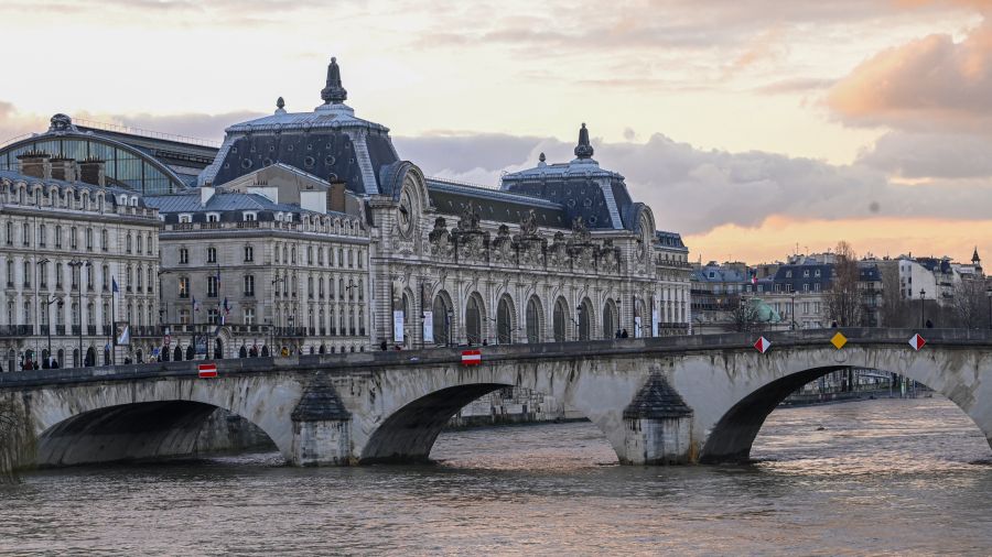 Au musée d'Orsay, le public invité au bain de jouvence d'un monumental Courbet