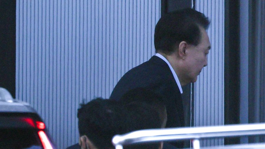 Corée du Sud: arrestation du président suspendu, une première