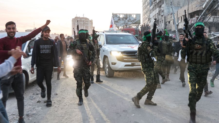 Premier échange de prisonniers entre Israël et le Hamas au premier jour de trêve à Gaza