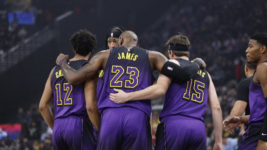 NBA: LeBron James en triple-double, Philadelphie perd encore