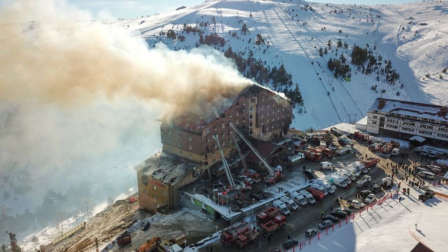Turquie: ce que l'on sait après l'incendie d'un hôtel qui a fait 76 morts