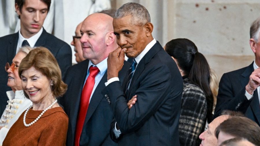 Obama à nouveau ciblé par la Maison Blanche, enlisée dans la polémique Epstein