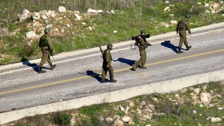 L'armée israélienne toujours dans le sud du Liban malgré la date limite de retrait