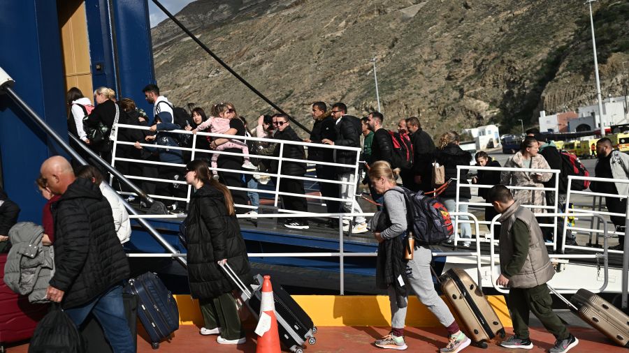 Grèce: 7.000 personnes ont quitté Santorin face à une activité sismique sans précédent