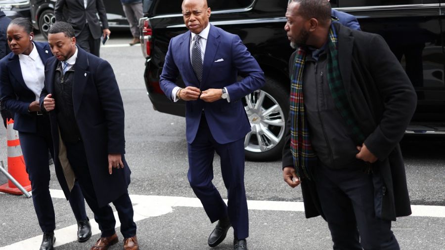New York: la crise politico-judiciaire autour du maire continue