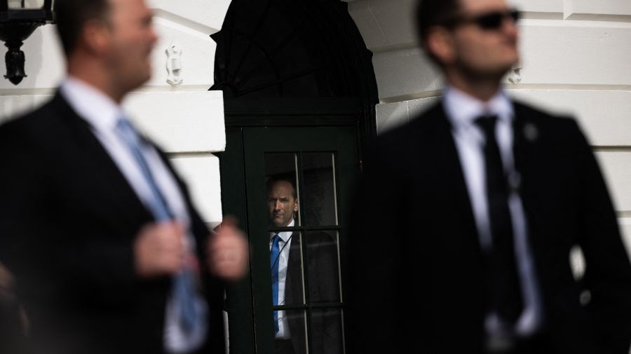 Le Secret Service a tiré sur un homme armé près de la Maison Blanche 