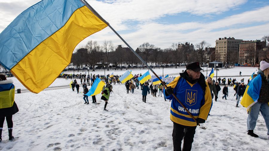 Ukraine: sommet à Kiev après trois ans de guerre