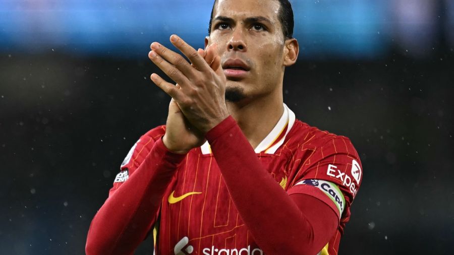Foot: Liverpool domine Manchester City (2-0) et fonce vers le titre