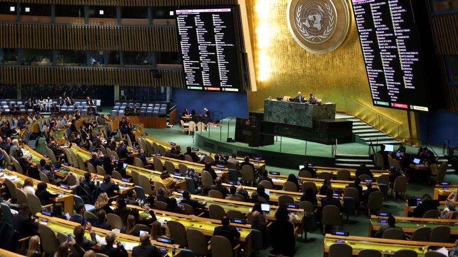 À l'ONU, les États-Unis votent avec la Russie, refusant de soutenir l'Ukraine