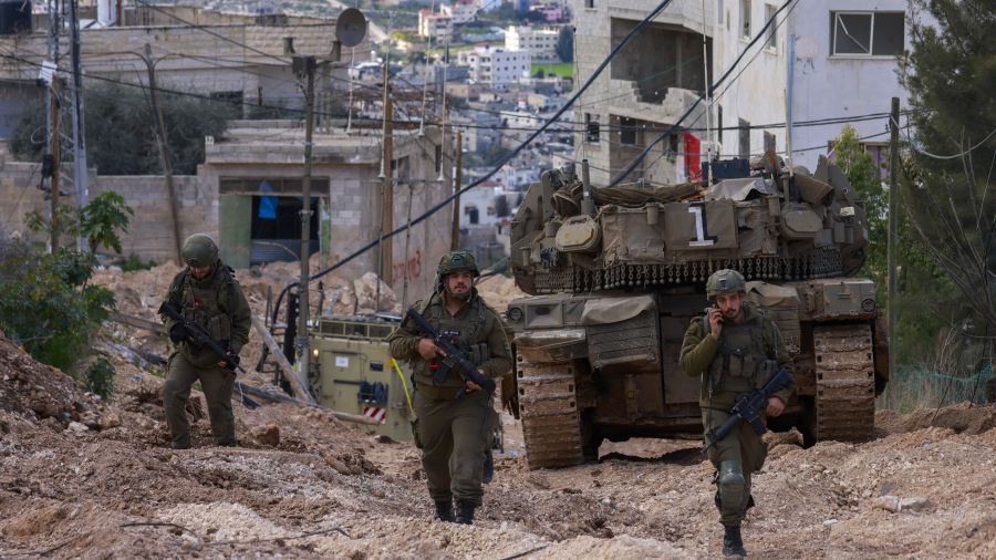 Un réalisateur palestinien oscarisé arrêté par l'armée israélienne, selon ses proches