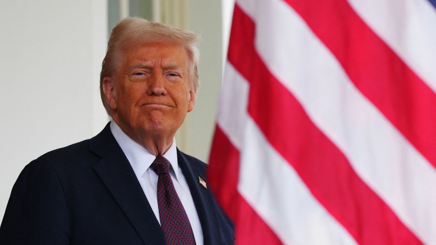 Trump veut établir l'anglais comme langue officielle des États-Unis