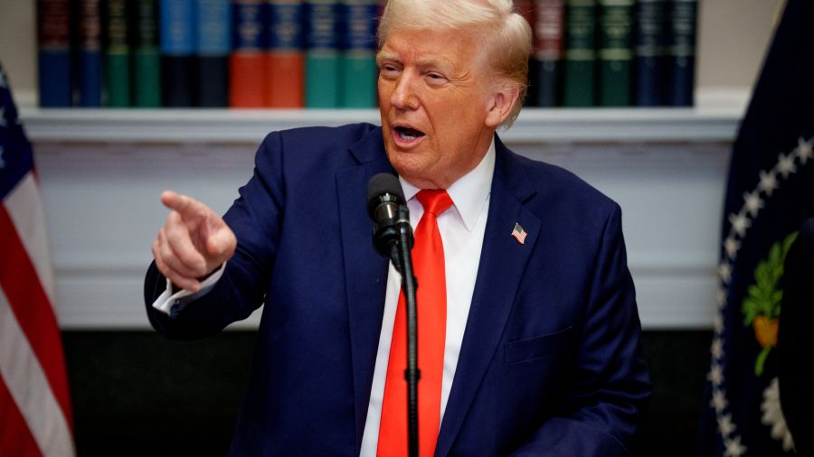 Trump intensifie sa guerre commerciale avec des droits de douane contre le Canada, le Mexique et la Chine