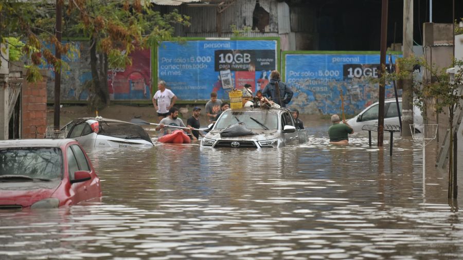 Inondations en Argentine: au moins 16 morts, des dizaines de disparus