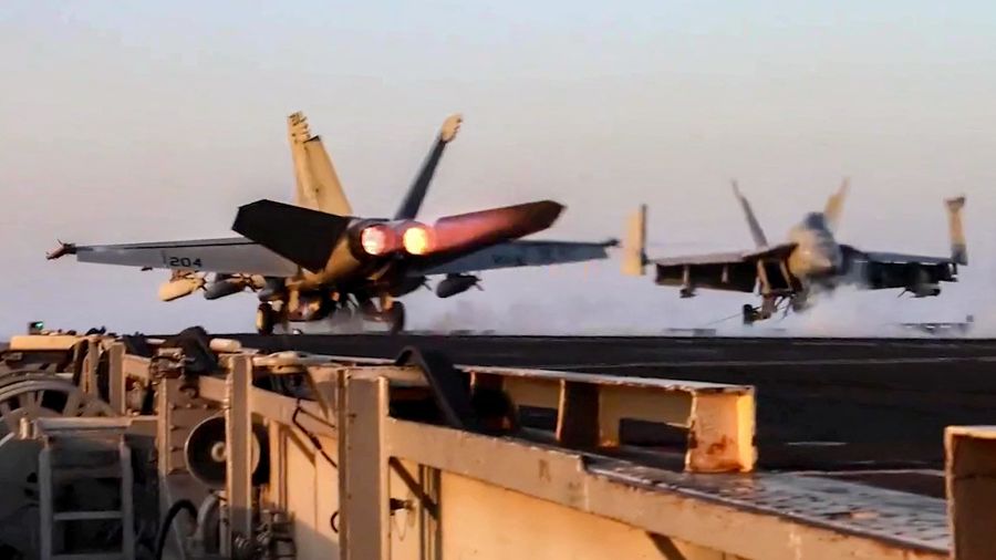 Les Houthis revendiquent une 4e attaque contre le porte-avions américain en mer Rouge