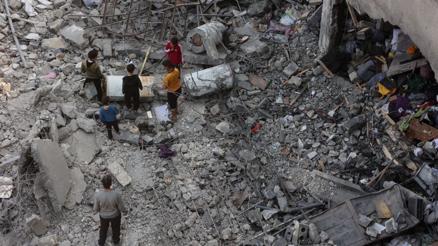 Israël promet de poursuivre l'offensive à Gaza après des frappes ayant fait plus de 400 morts