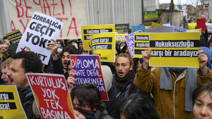 Turquie: le maire d'Istanbul appelle la justice et la nation à réagir après son arrestation