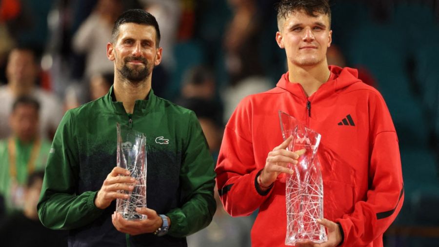 Miami: Djokovic privé d'un 100e titre par le jeune tchèque Mensik