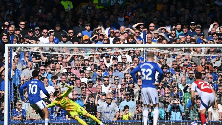 Angleterre: Arsenal accroché à Everton (1-1) avant le Real