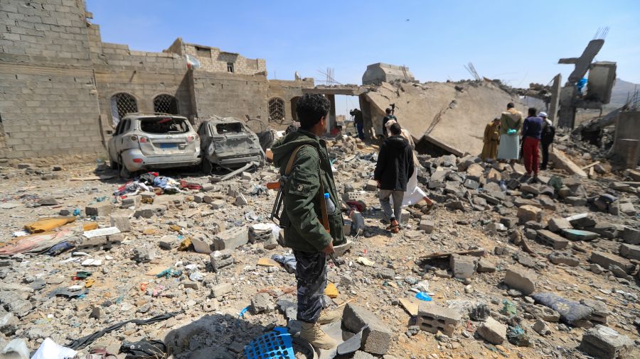 Washington dit avoir frappé 800 cibles au Yémen depuis mi-mars, huit nouveaux morts selon les Houthis