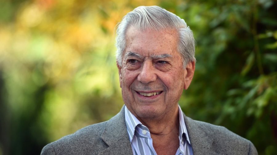Mario Vargas Llosa, le romancier du Pérou devenu écrivain en France