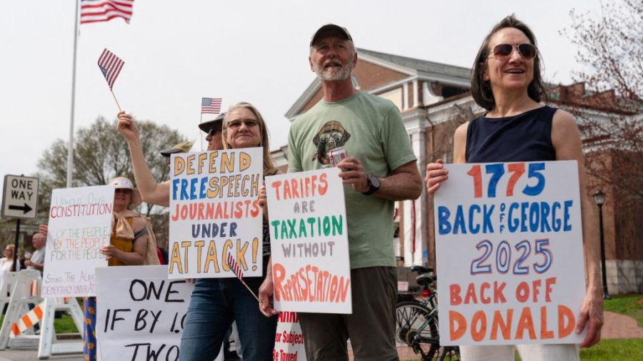 Des milliers d'Américains dans la rue contre Trump