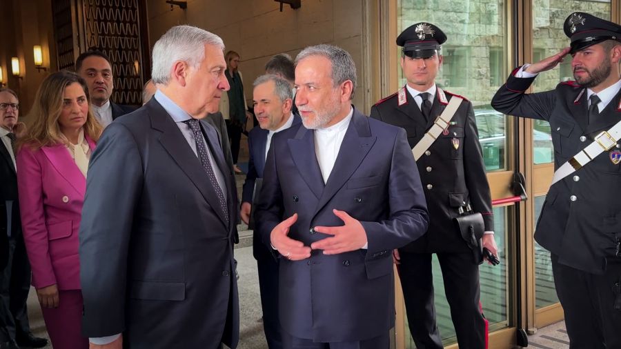 L'Iran et trois puissances européennes discutent du dossier nucléaire à Istanbul