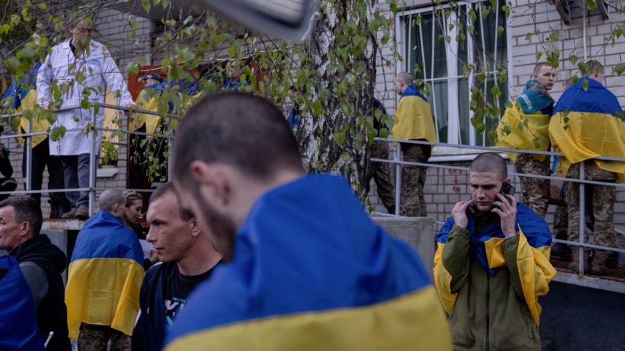 Zelensky accuse la Russie de violer le cessez-le-feu qu'elle vient d'annoncer