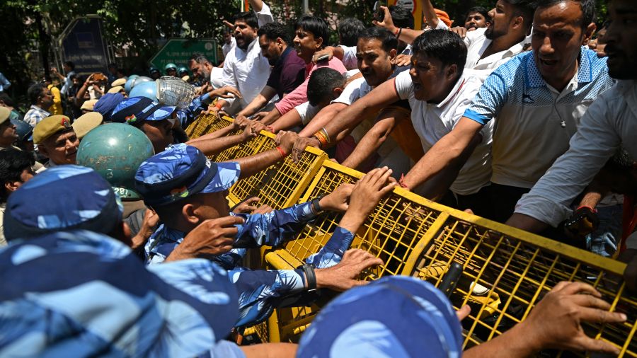 L'Inde, furieuse, prépare sa riposte après l'attentat au Cachemire