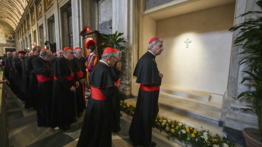 Les cardinaux doivent arrêter le calendrier du conclave pour élire un nouveau pape
