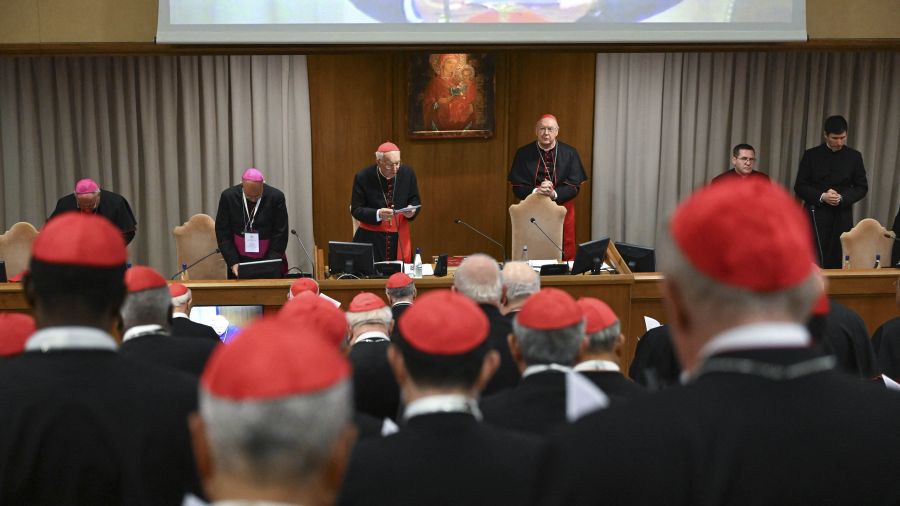 Le conclave, chargé d'élire le nouveau pape, débutera le 7 mai