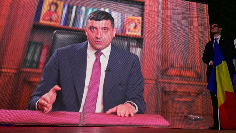 Roumanie: le candidat d'extrême droite en tête du premier tour de la présidentielle